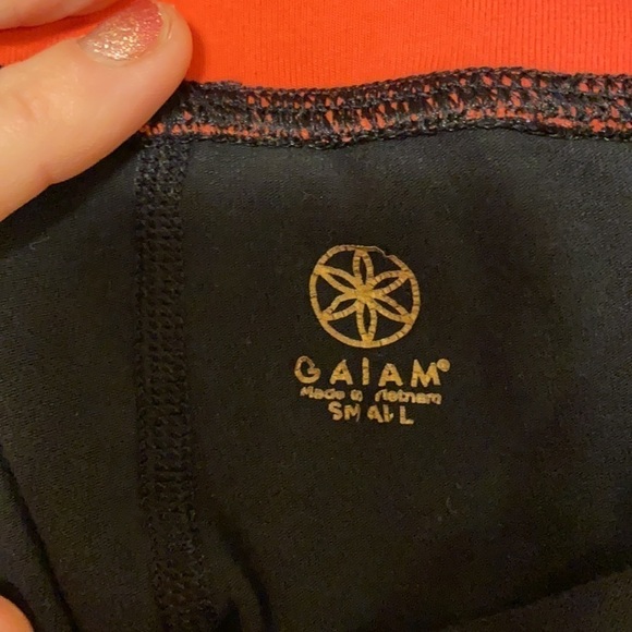 Gaiam Yoga Leggings/pants W’s Small with heel cut outs - Picture 9 of 11